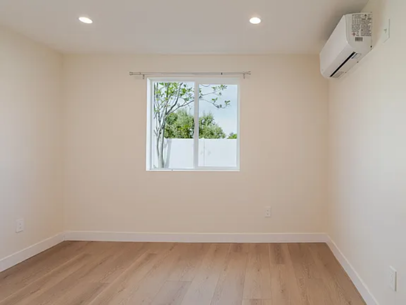 10421 Pinyon Ave - Photo 4 of 10