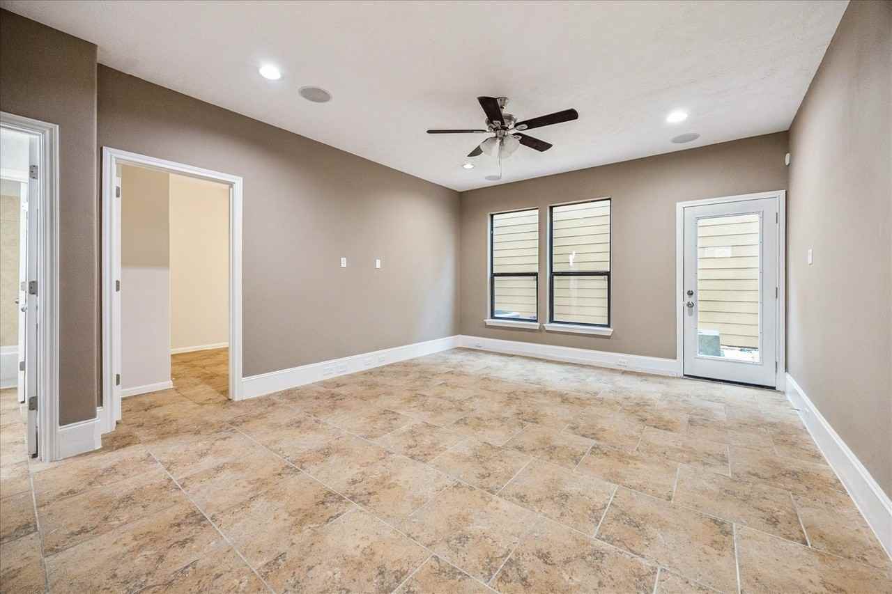 1376 Studer St - Photo 5 of 16