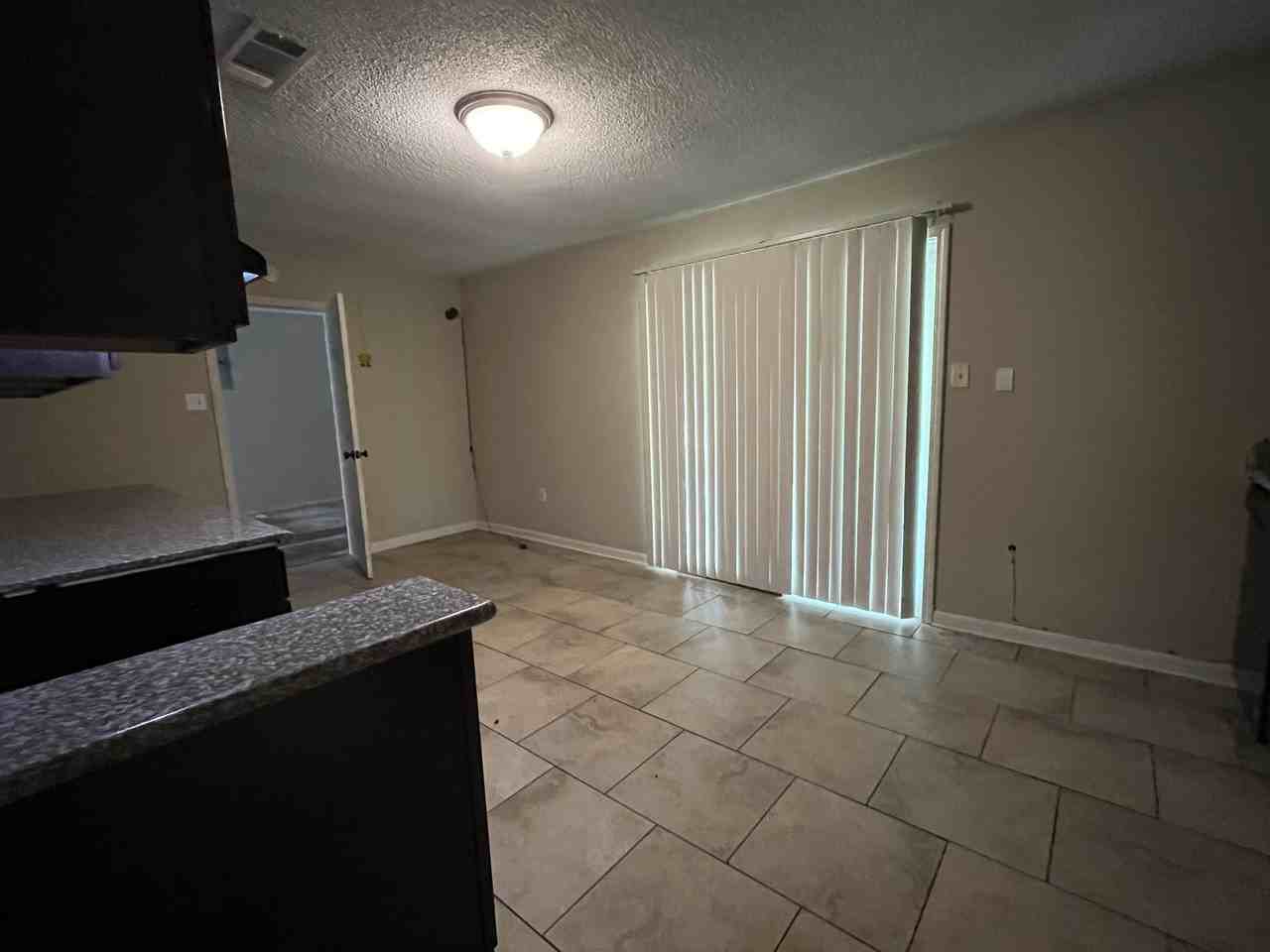 16813 Vermillion Dr - Photo 3 of 9