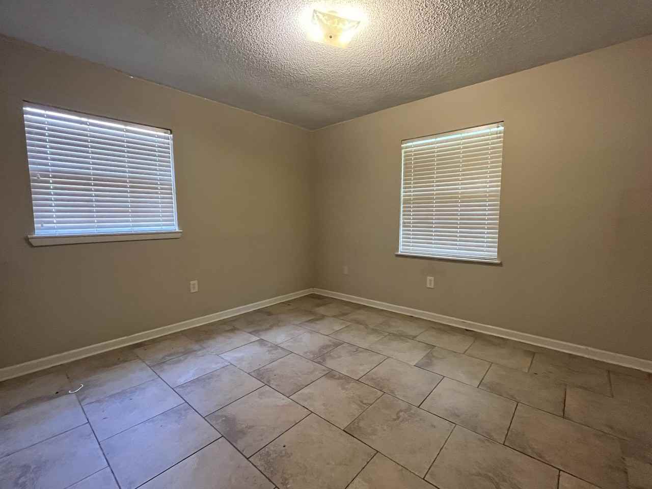 16813 Vermillion Dr - Photo 7 of 9