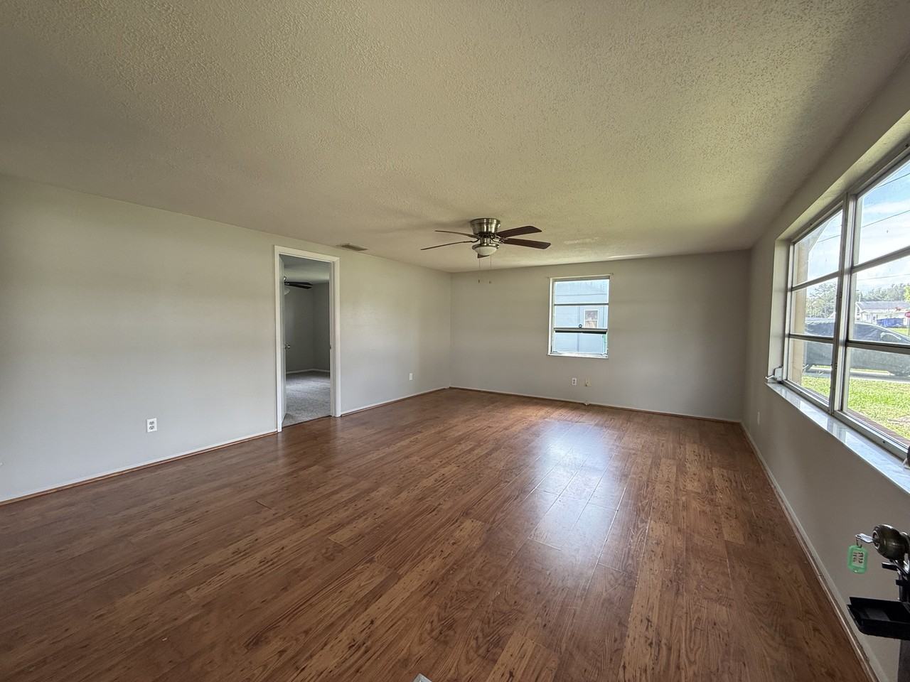 5932 15th St - Photo 3 of 19