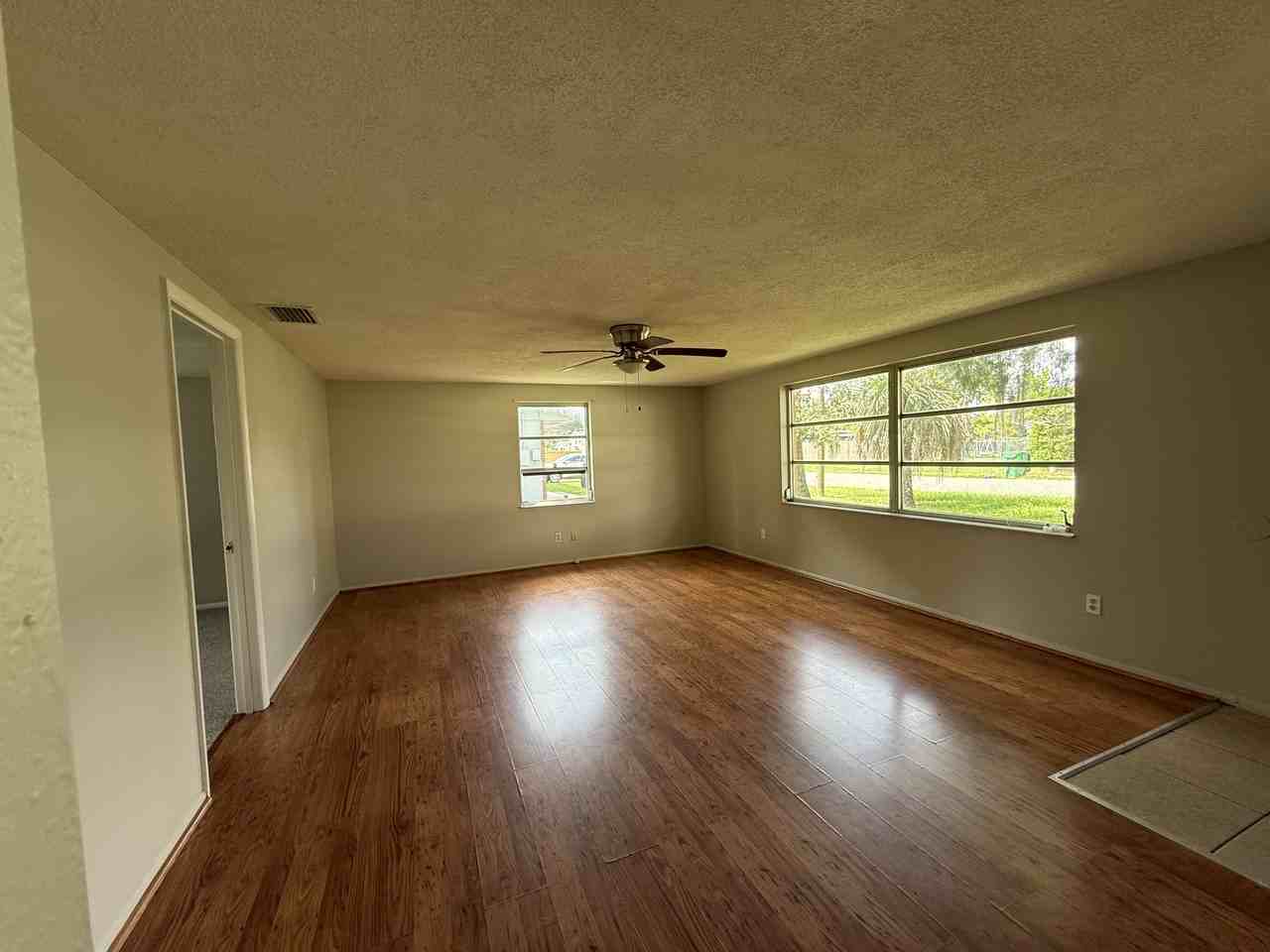 5932 15th St - Photo 4 of 19