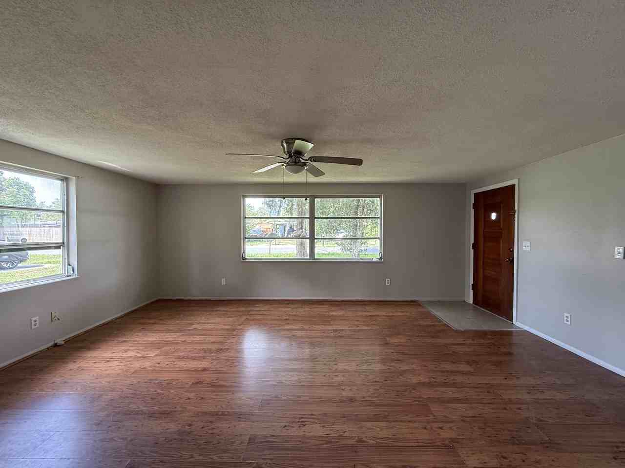 5932 15th St - Photo 5 of 19