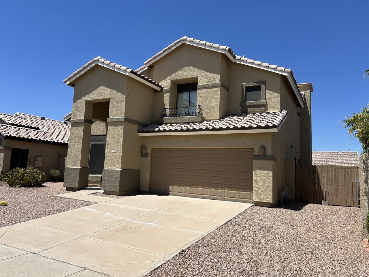 4334 E Anderson Dr - Photo 3 of 50