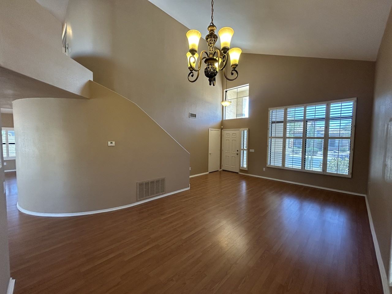 4334 E Anderson Dr - Photo 5 of 50
