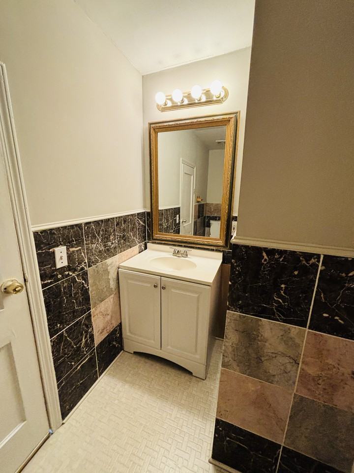 302 Mandeville Ave - Photo 4 of 16