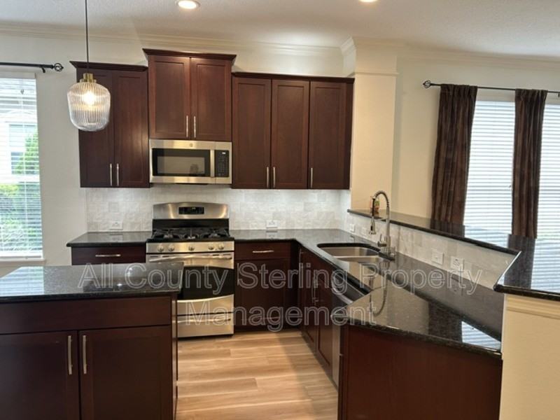 184 Birchmont Dr - Photo 7 of 28