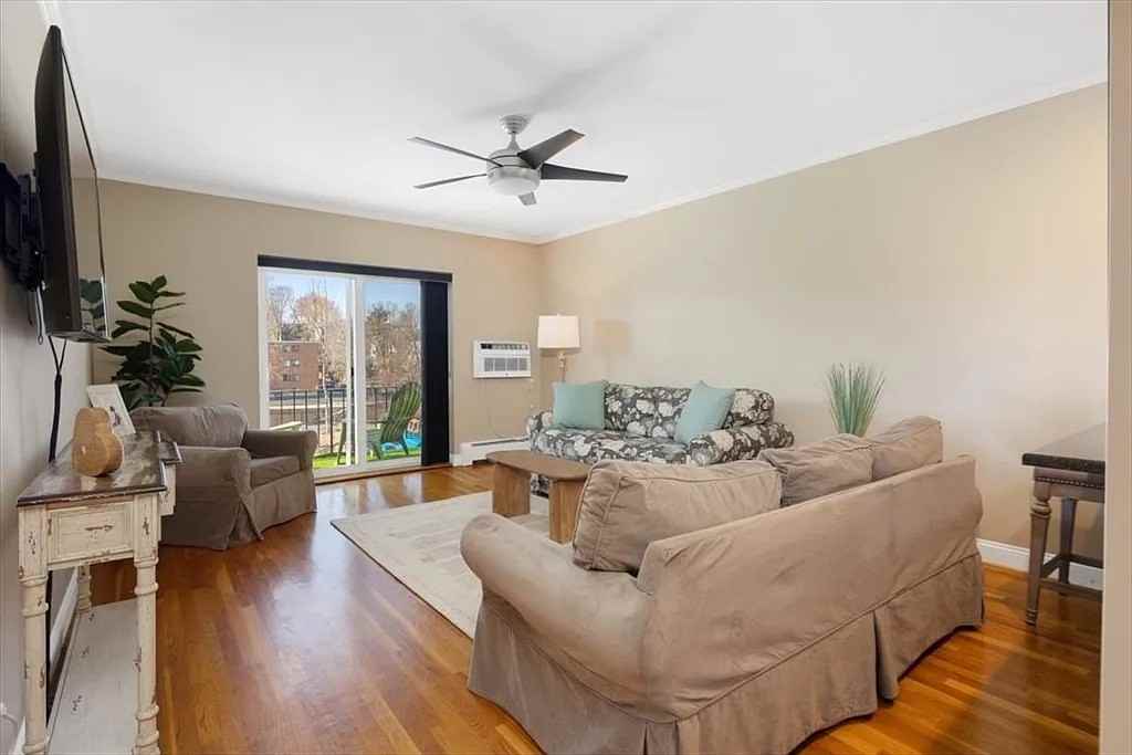 48 Coffey St #5D - Photo 5 of 15