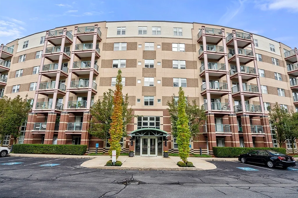 273 Cambridge Rd #101
