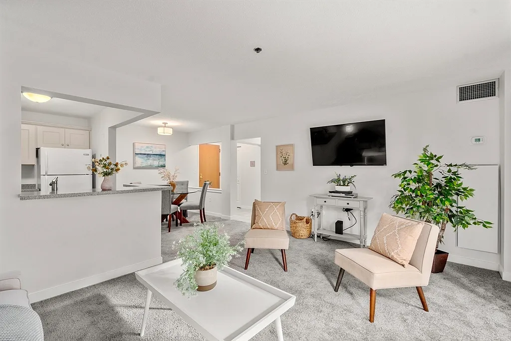 273 Cambridge Rd #101 - Photo 6 of 16