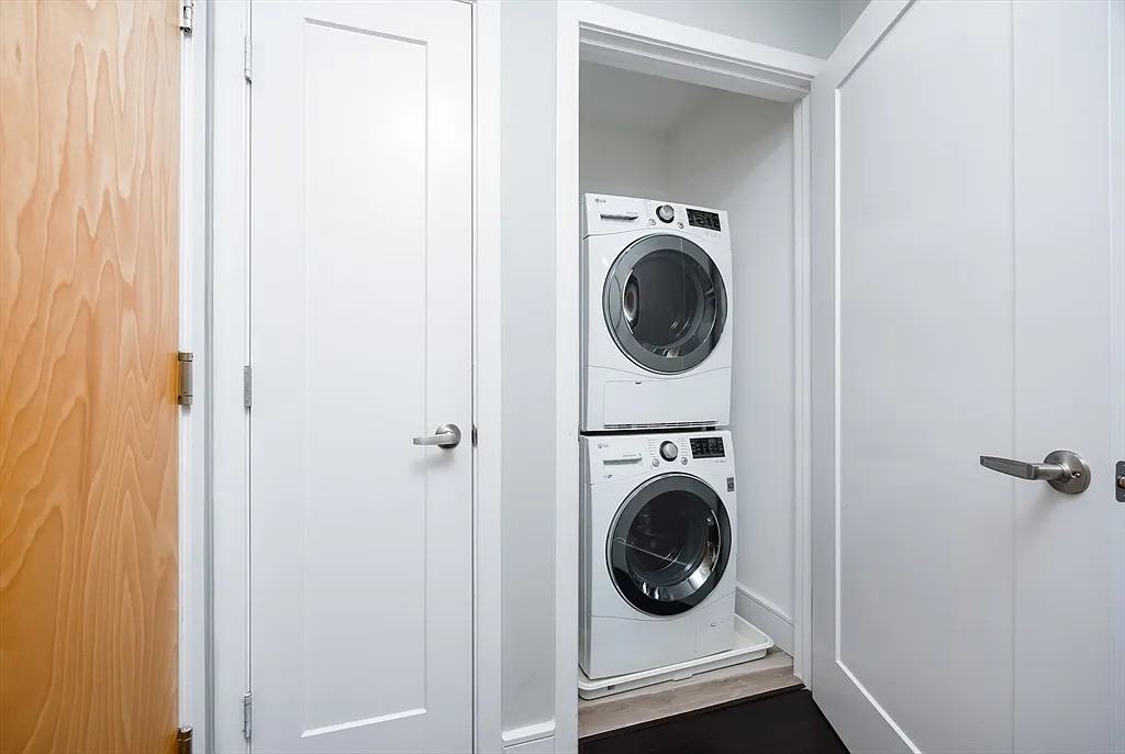 770 Washington Ave #405 - Photo 2 of 12