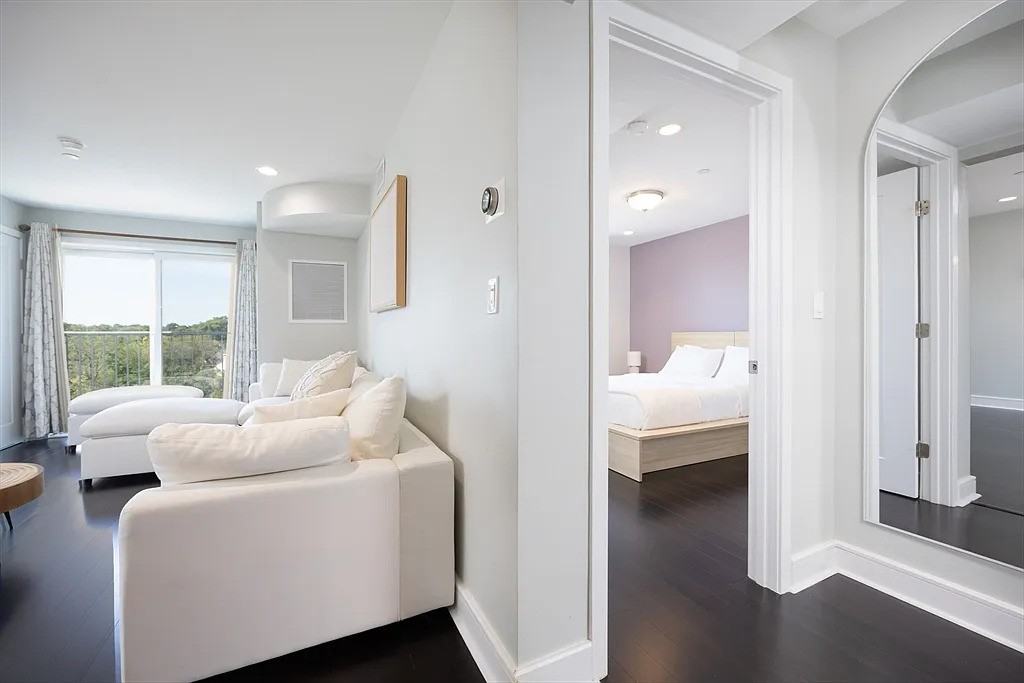 770 Washington Ave #405 - Photo 4 of 12