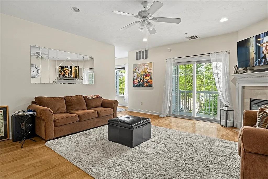 2201 Davenport Ave #2201 - Photo 3 of 21