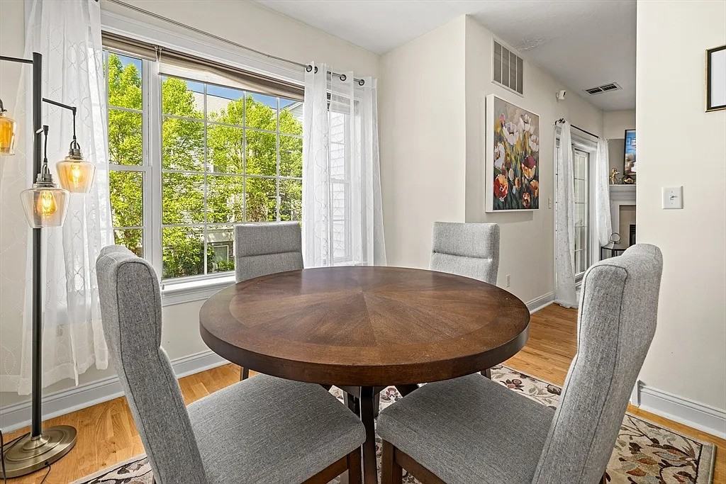 2201 Davenport Ave #2201 - Photo 7 of 21
