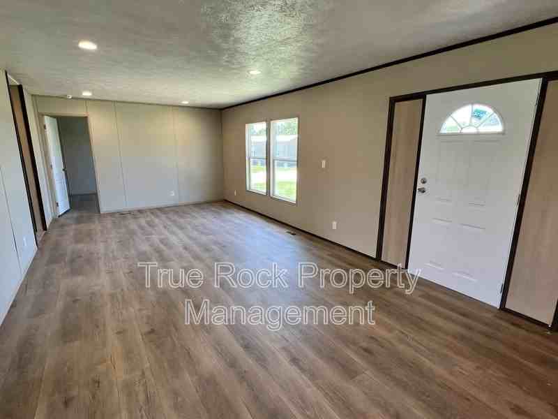 16406 County Road 3594 - Photo 2 of 13