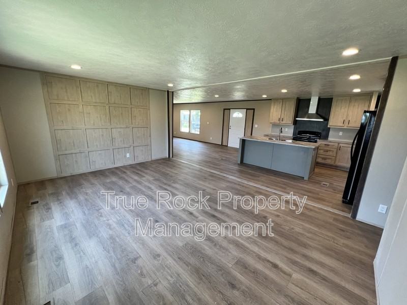 16406 County Road 3594 - Photo 3 of 13