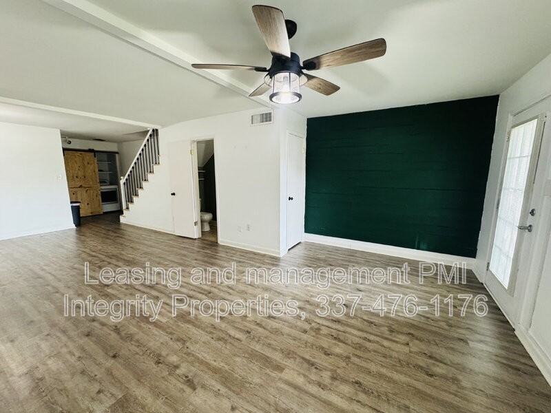 2343 Robley Dr - Photo 2 of 15