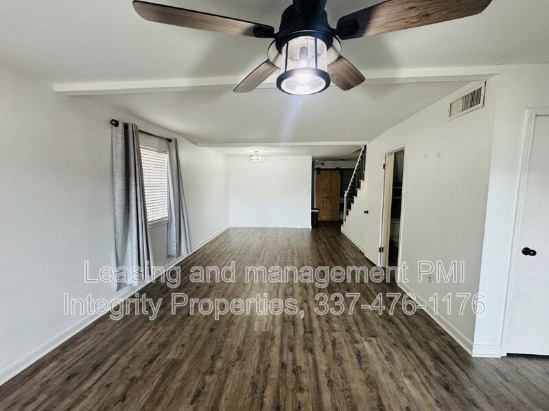 2343 Robley Dr - Photo 3 of 15
