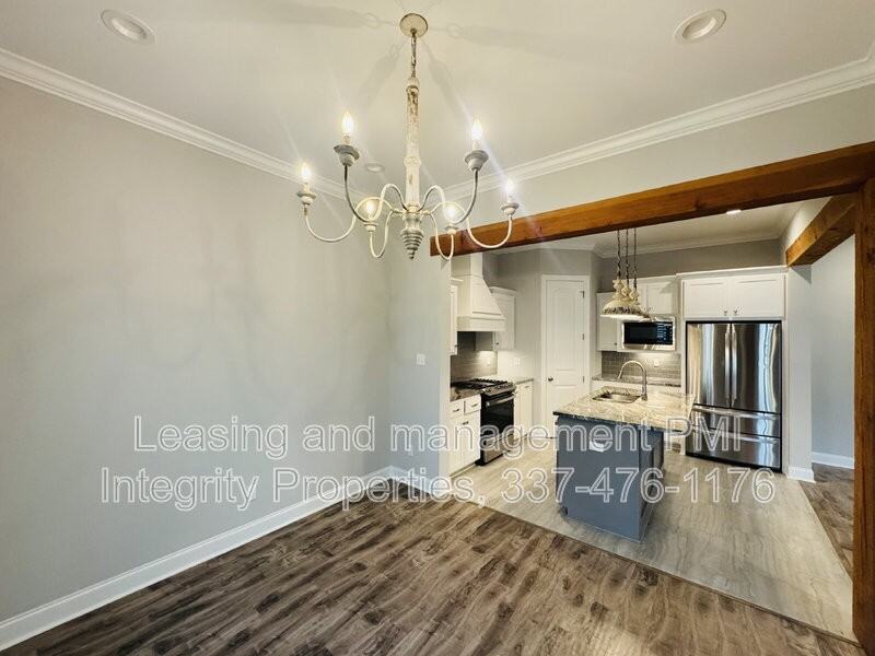 113 Oak Village Dr - Photo 2 of 36