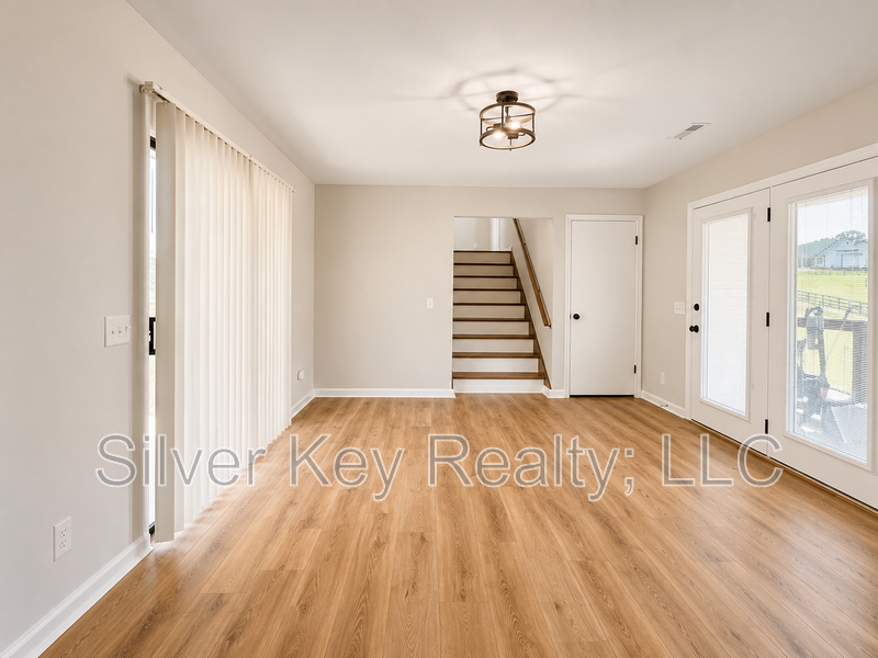 1719 Reed Rd - Photo 6 of 21