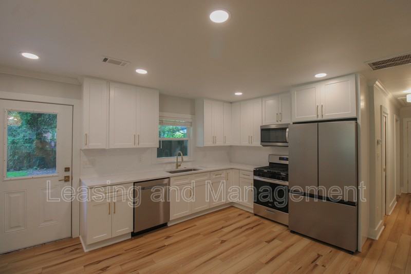 1757 Skinner Ave #B - Photo 6 of 20