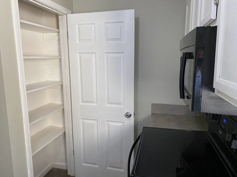 448 Oakland Rd #1 - Photo 5 of 21