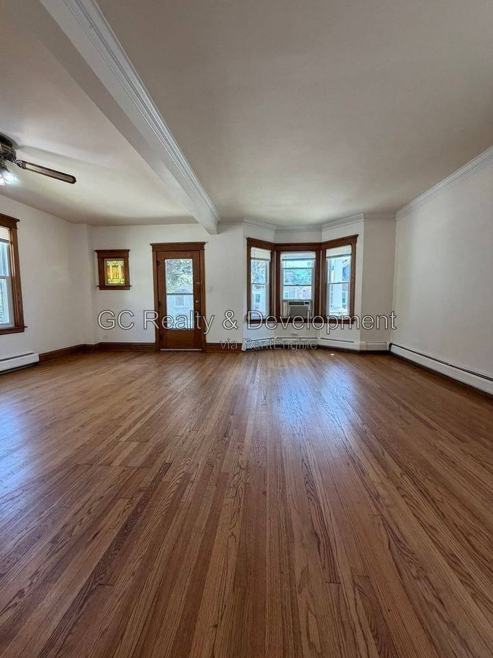 837 Thomas Ave #1 - Photo 2 of 10