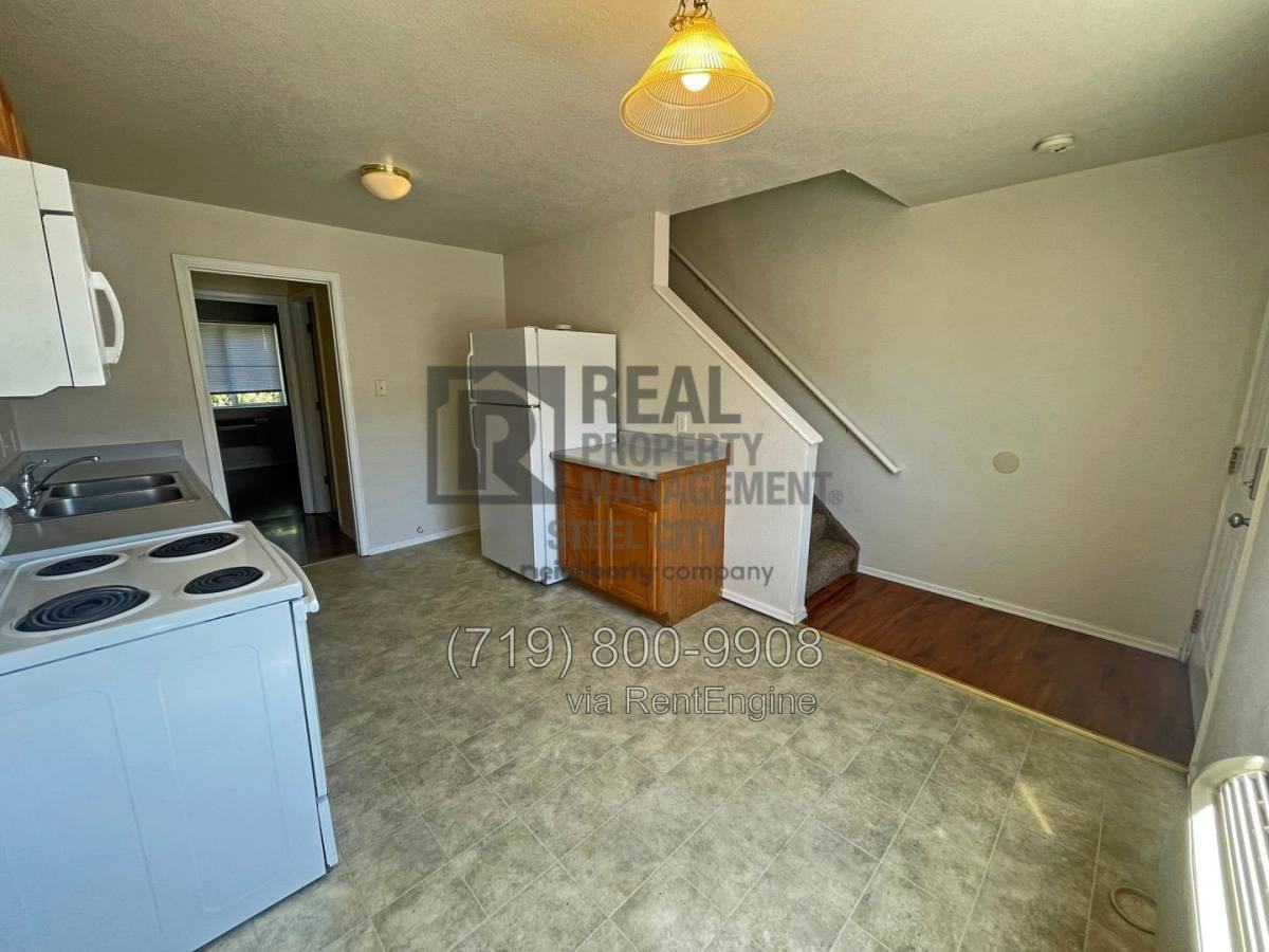 1713 Oakshire Ln #D - Photo 2 of 10
