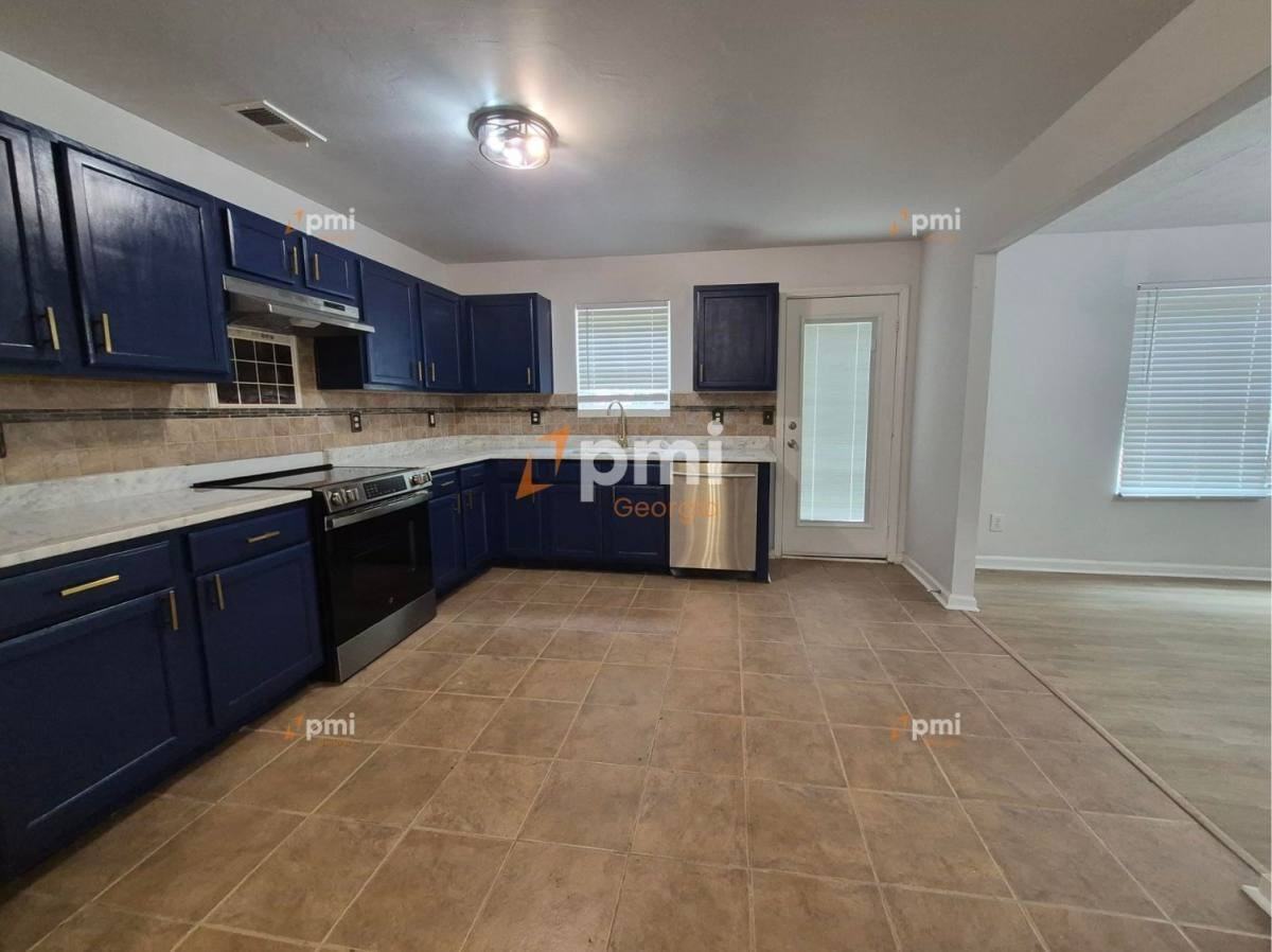 304 Klinetop Dr - Photo 3 of 10