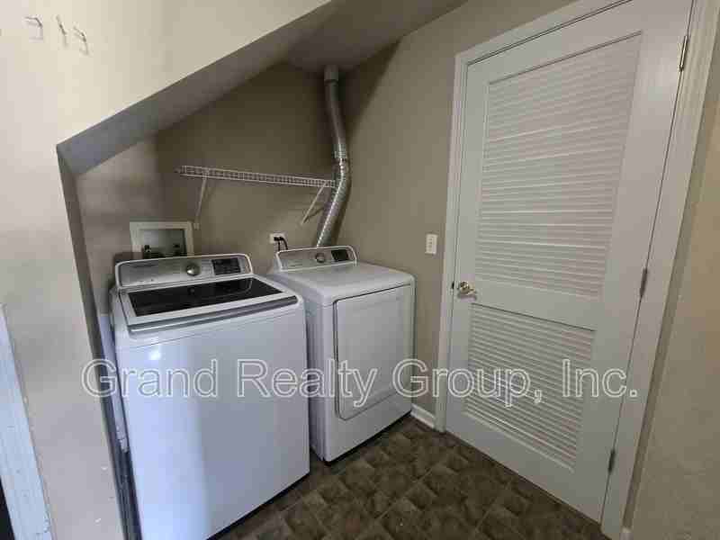 2265 W Bentley Ln - Photo 6 of 15