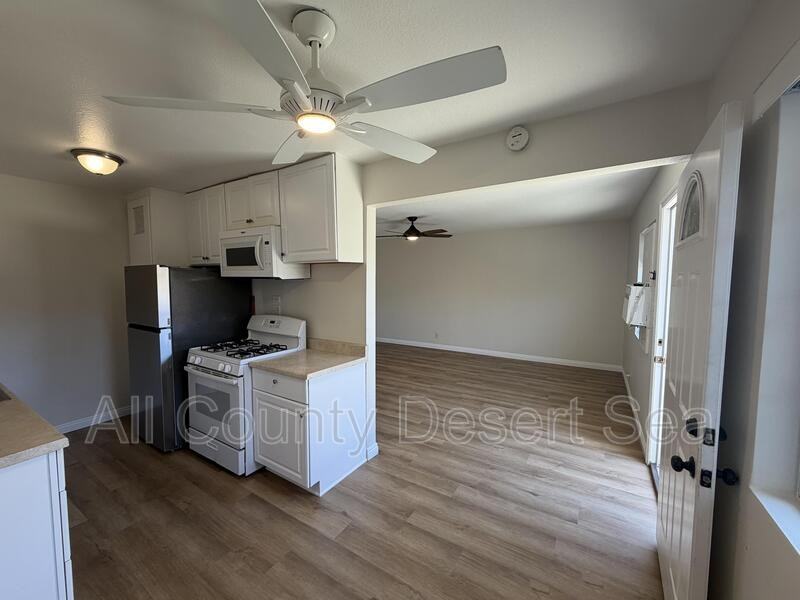 1015 England St #B - Photo 6 of 13
