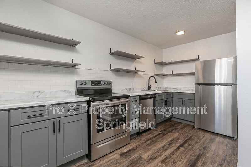 1147 E Elm St #9 - Photo 2 of 16