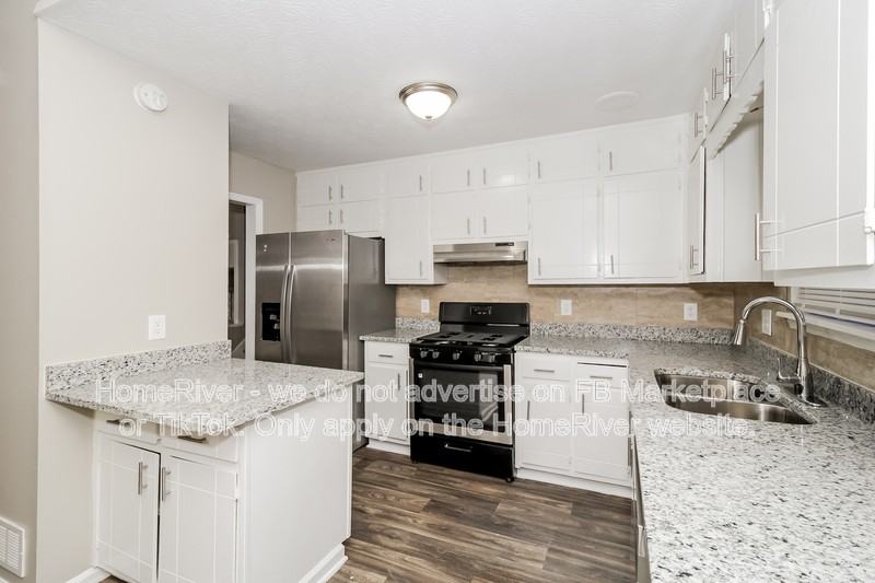 191 Aaron Ct - Photo 6 of 19
