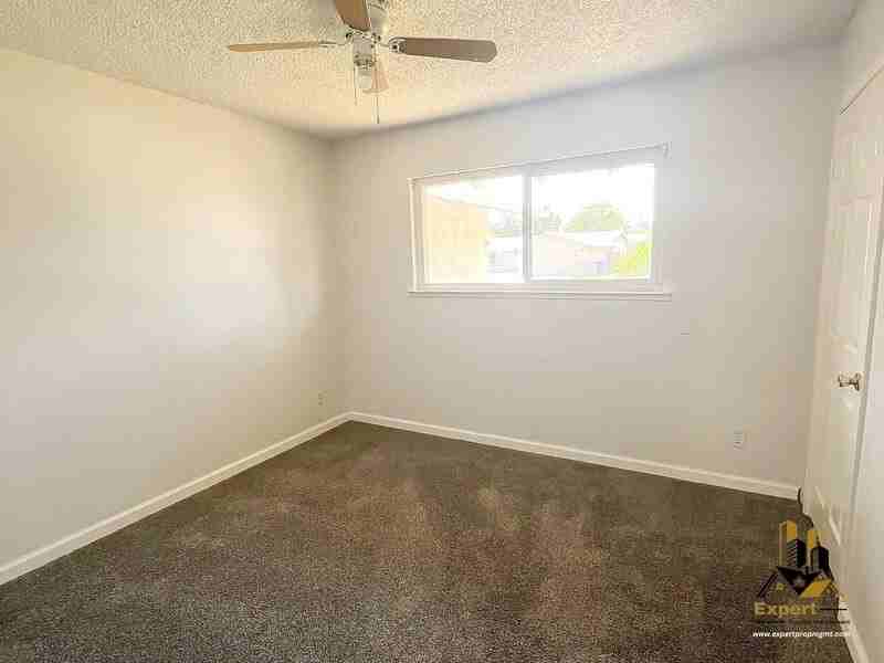 7733 Mary Lou Way - Photo 4 of 10