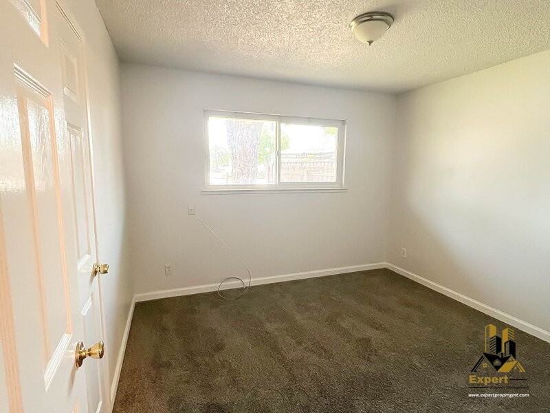 7733 Mary Lou Way - Photo 5 of 10