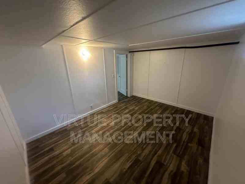 611 6th St - Photo 7 of 7