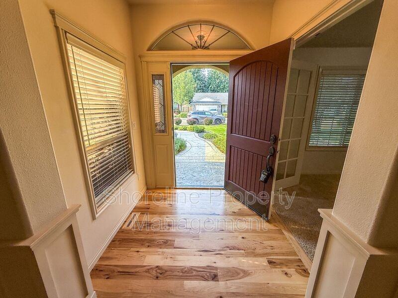 2328 E Satterfield St - Photo 3 of 42