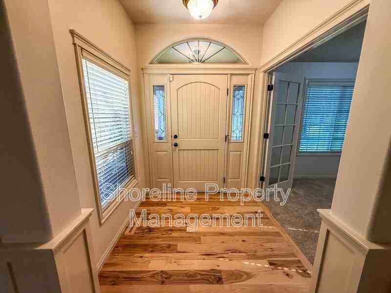 2328 E Satterfield St - Photo 4 of 42
