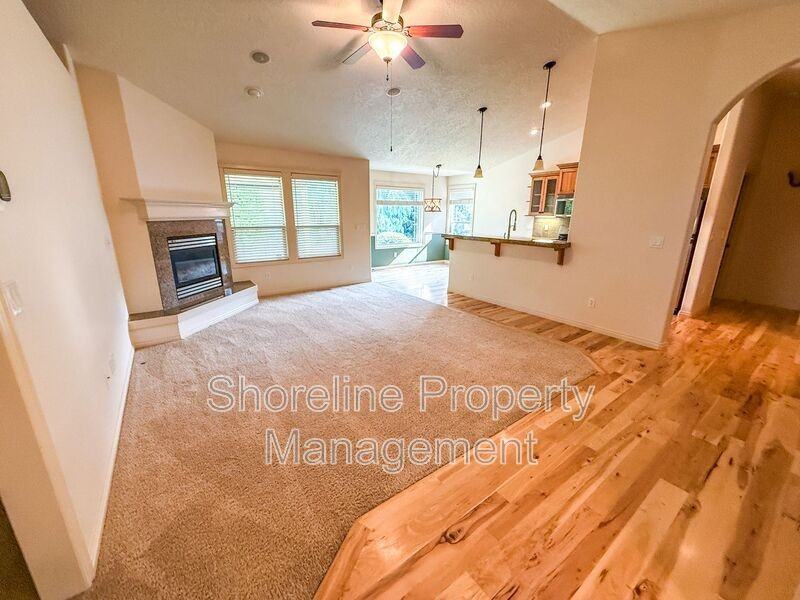 2328 E Satterfield St - Photo 6 of 42