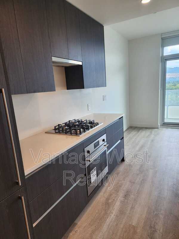 1626 Water St Null - Photo 3 of 33