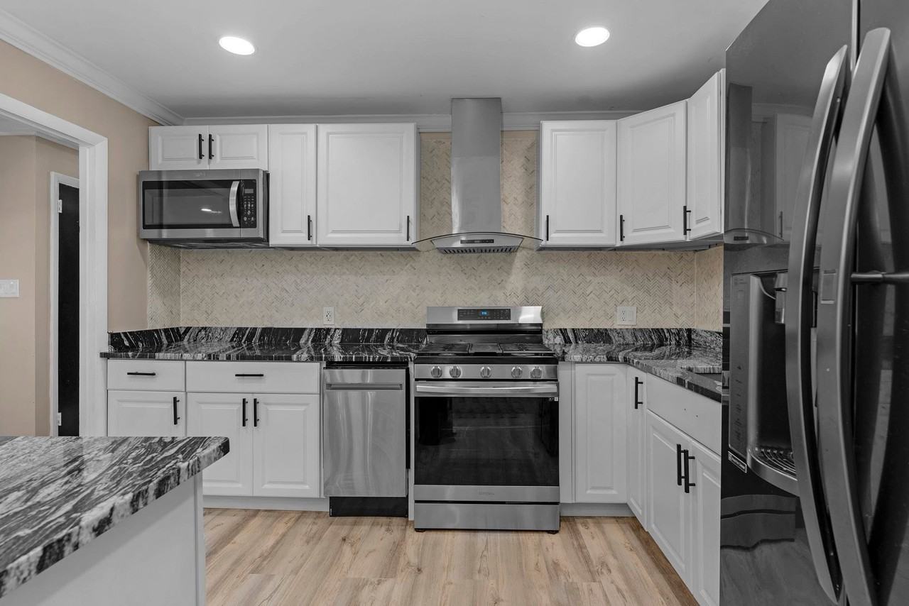 2431 Clydesdale Rd #NA - Photo 3 of 16