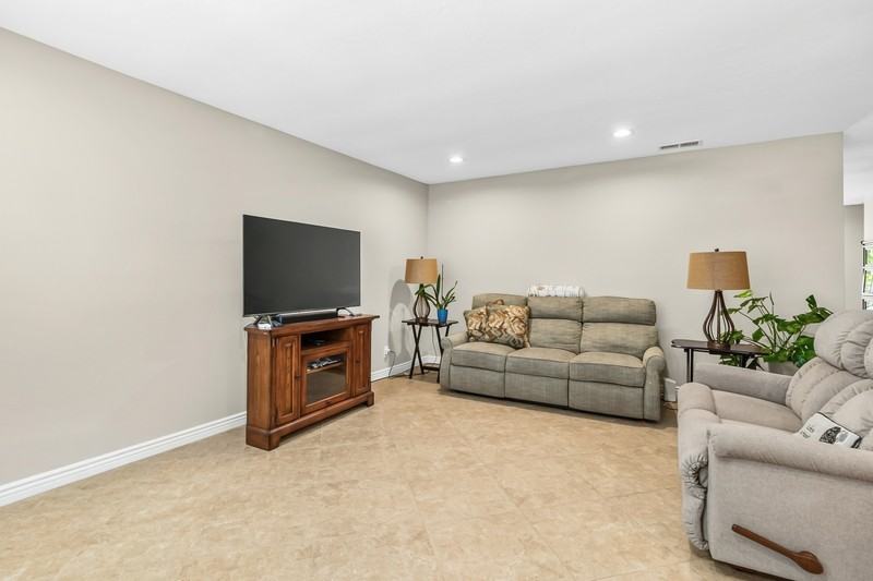 1115 Sayles Ct - Photo 5 of 22