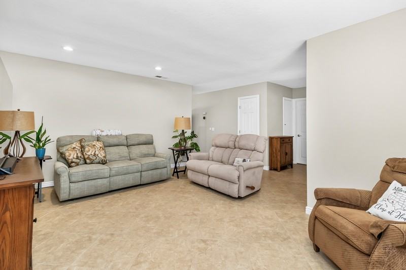 1115 Sayles Ct - Photo 6 of 22