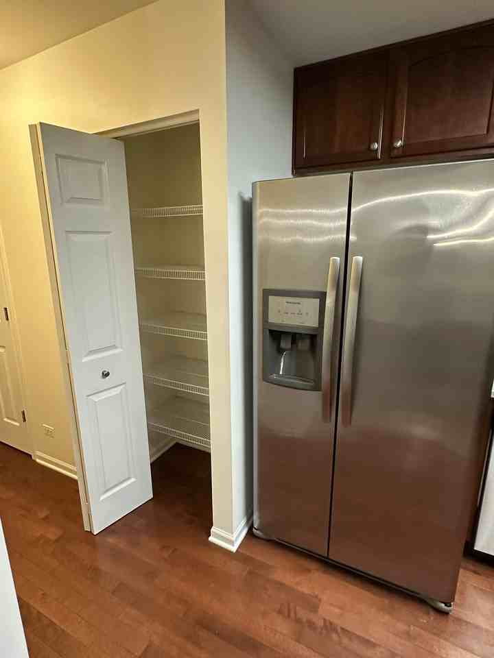 560 Lancaster Dr #560 - Photo 7 of 20
