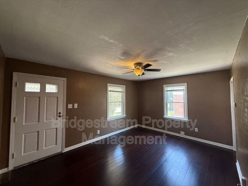 4040 Elliot Ave - Photo 2 of 12