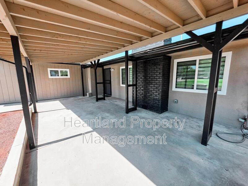 640 Claydelle Ave - Photo 3 of 21