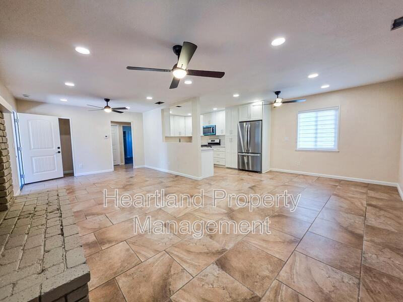 640 Claydelle Ave - Photo 4 of 21
