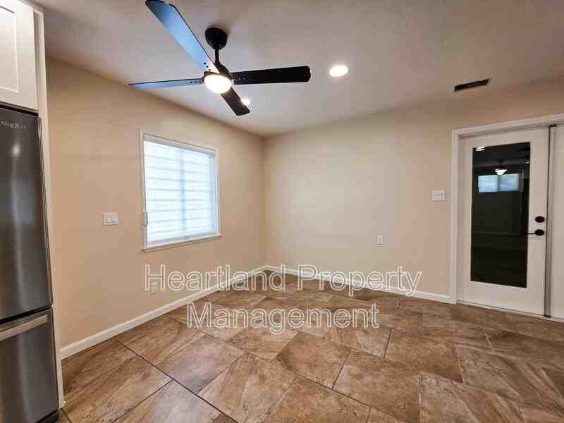 640 Claydelle Ave - Photo 6 of 21