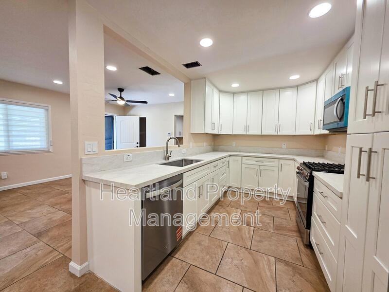 640 Claydelle Ave - Photo 7 of 21