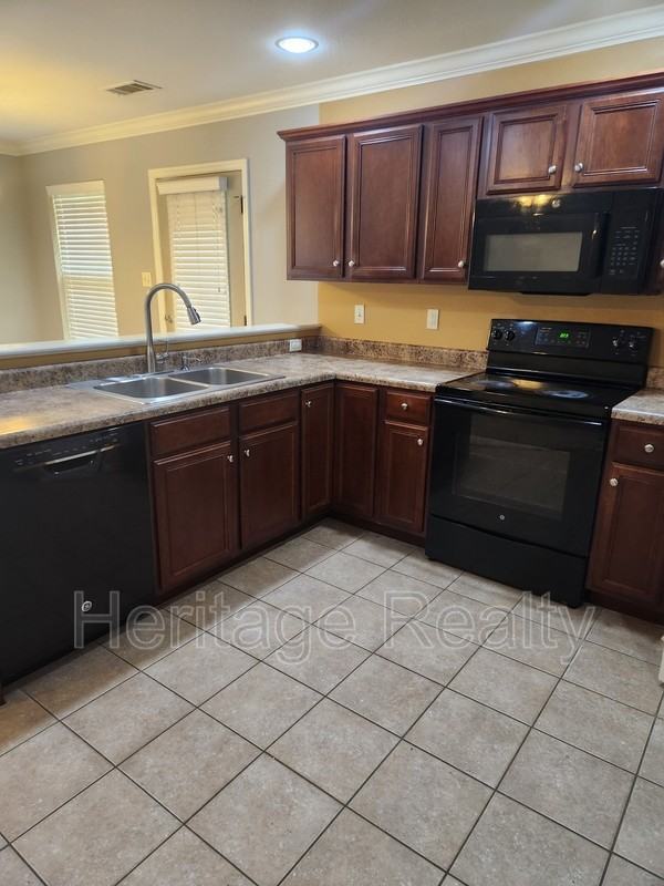6515 Airtree Ln - Photo 4 of 16